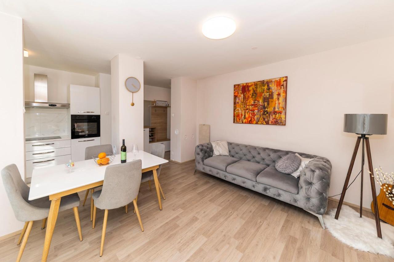 Appartement Apartman Morena à Zadar Extérieur photo
