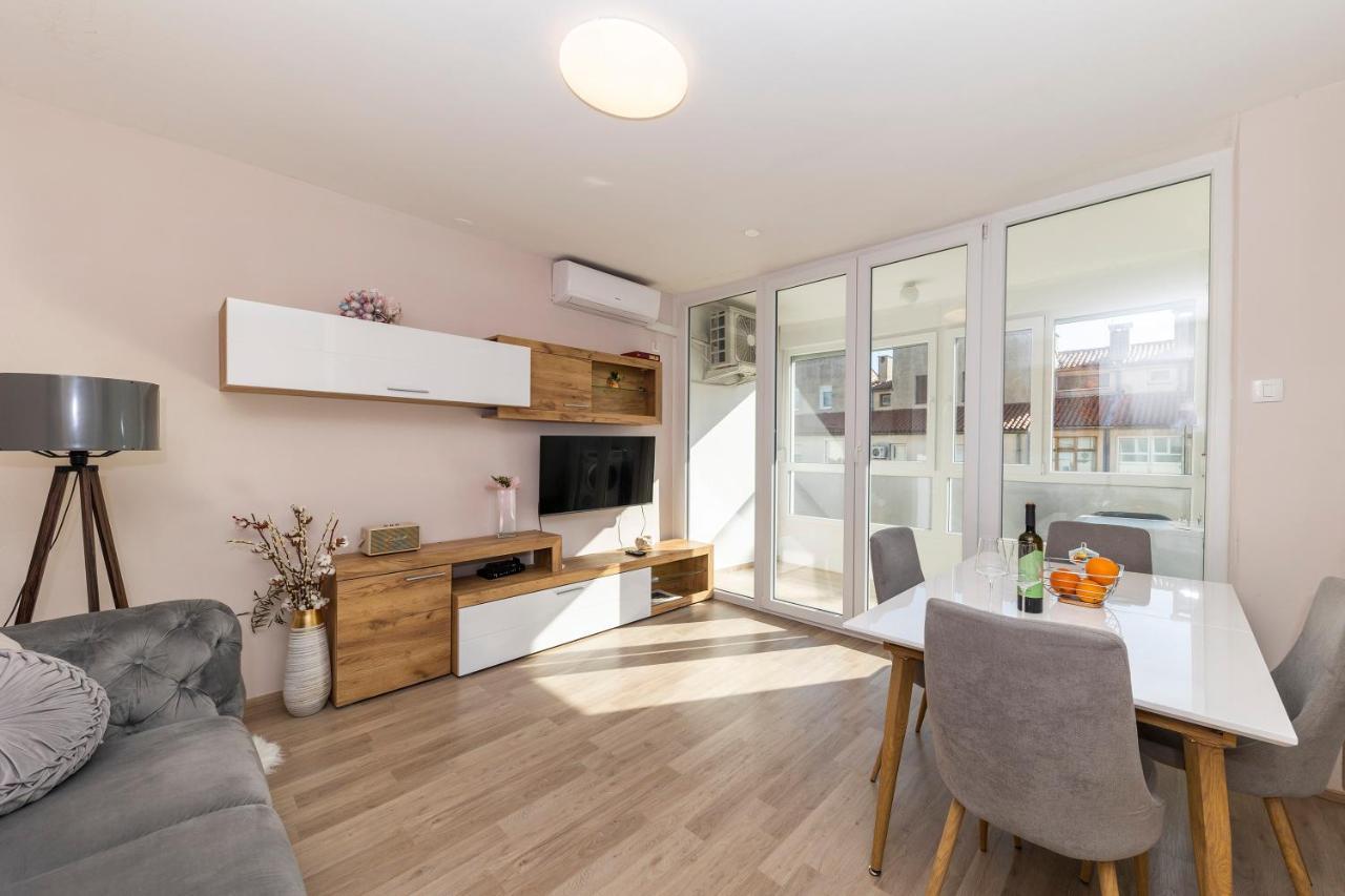 Appartement Apartman Morena à Zadar Extérieur photo