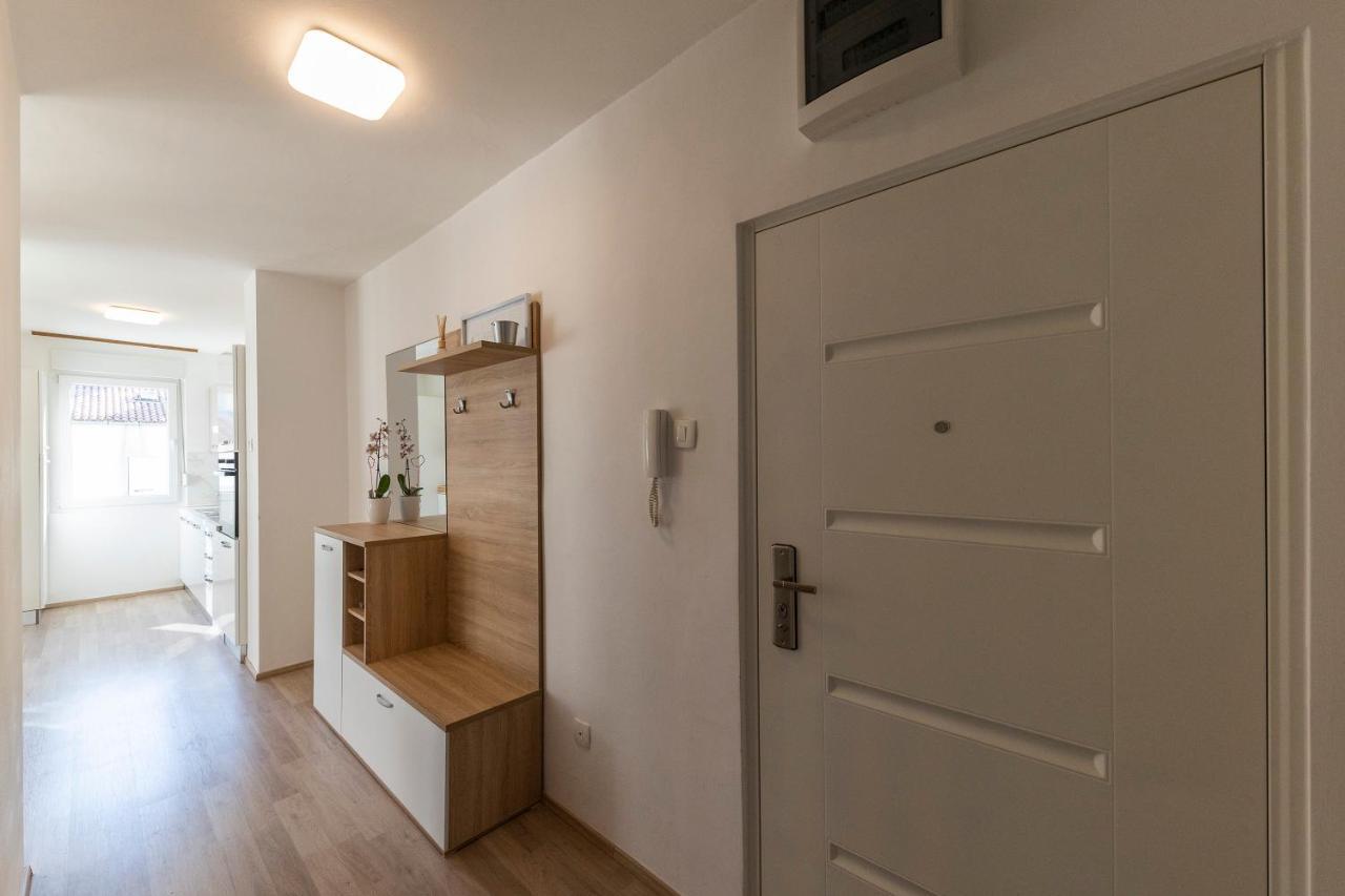 Appartement Apartman Morena à Zadar Extérieur photo